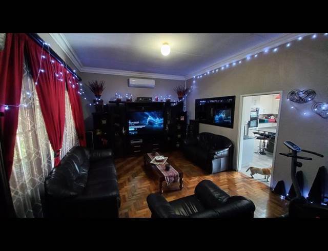 3 BEDROOM HOUSE FOR SALE IN PRETORIA GARDENS